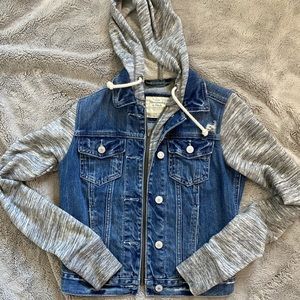 Abercrombie & Fitch Denim sweater jacket cropped